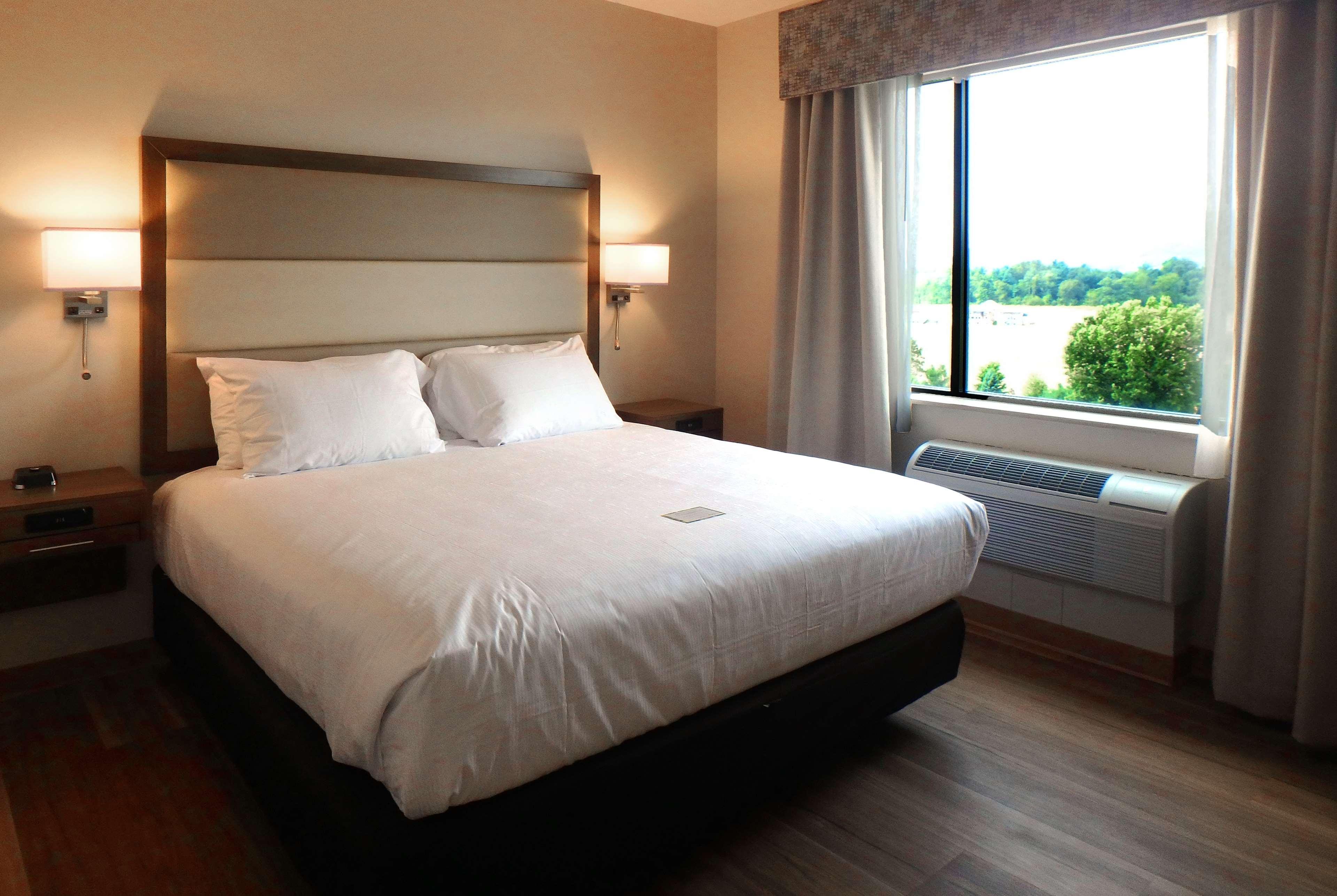 Отель Wyndham Garden State College Boalsburg Экстерьер фото