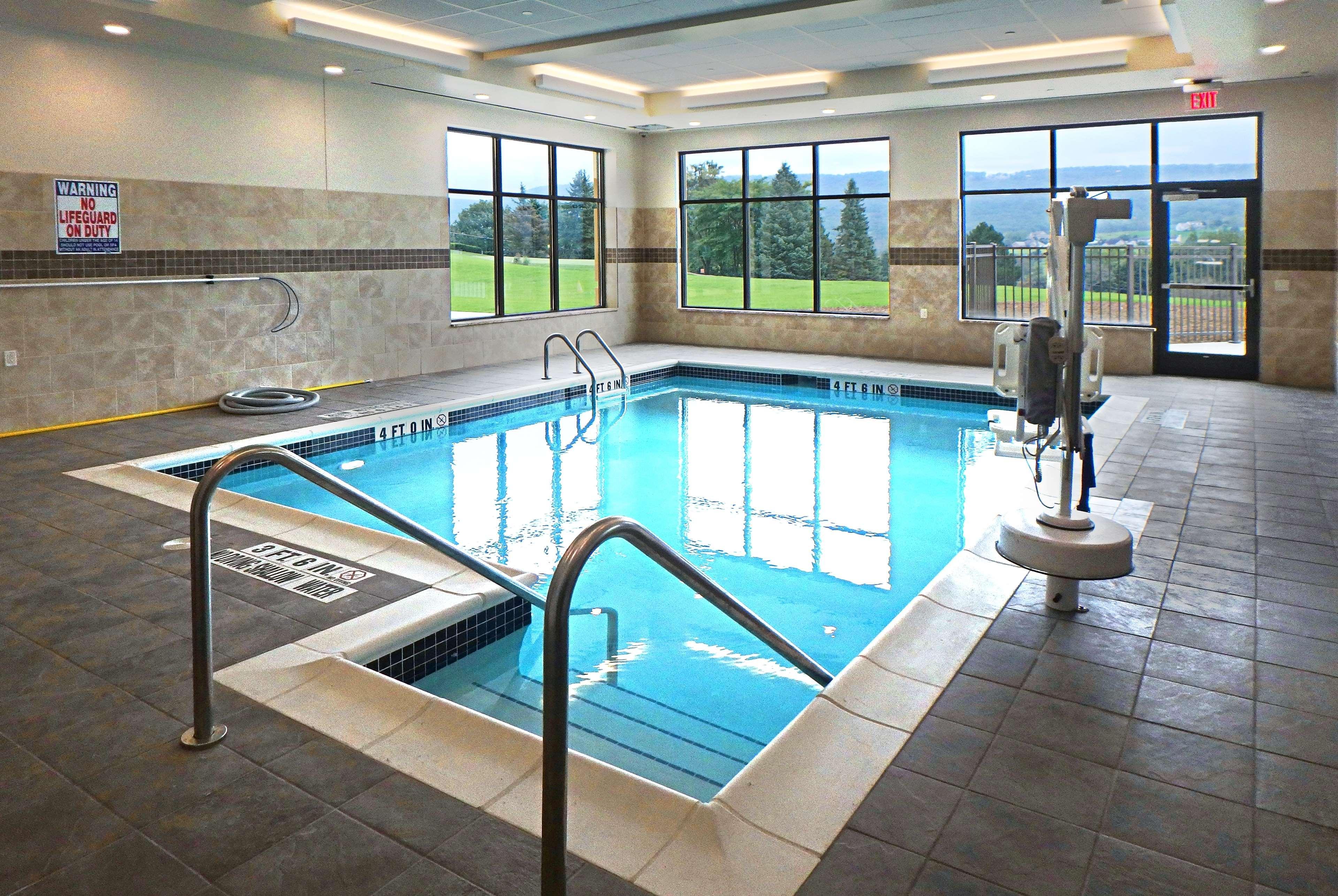Отель Wyndham Garden State College Boalsburg Экстерьер фото