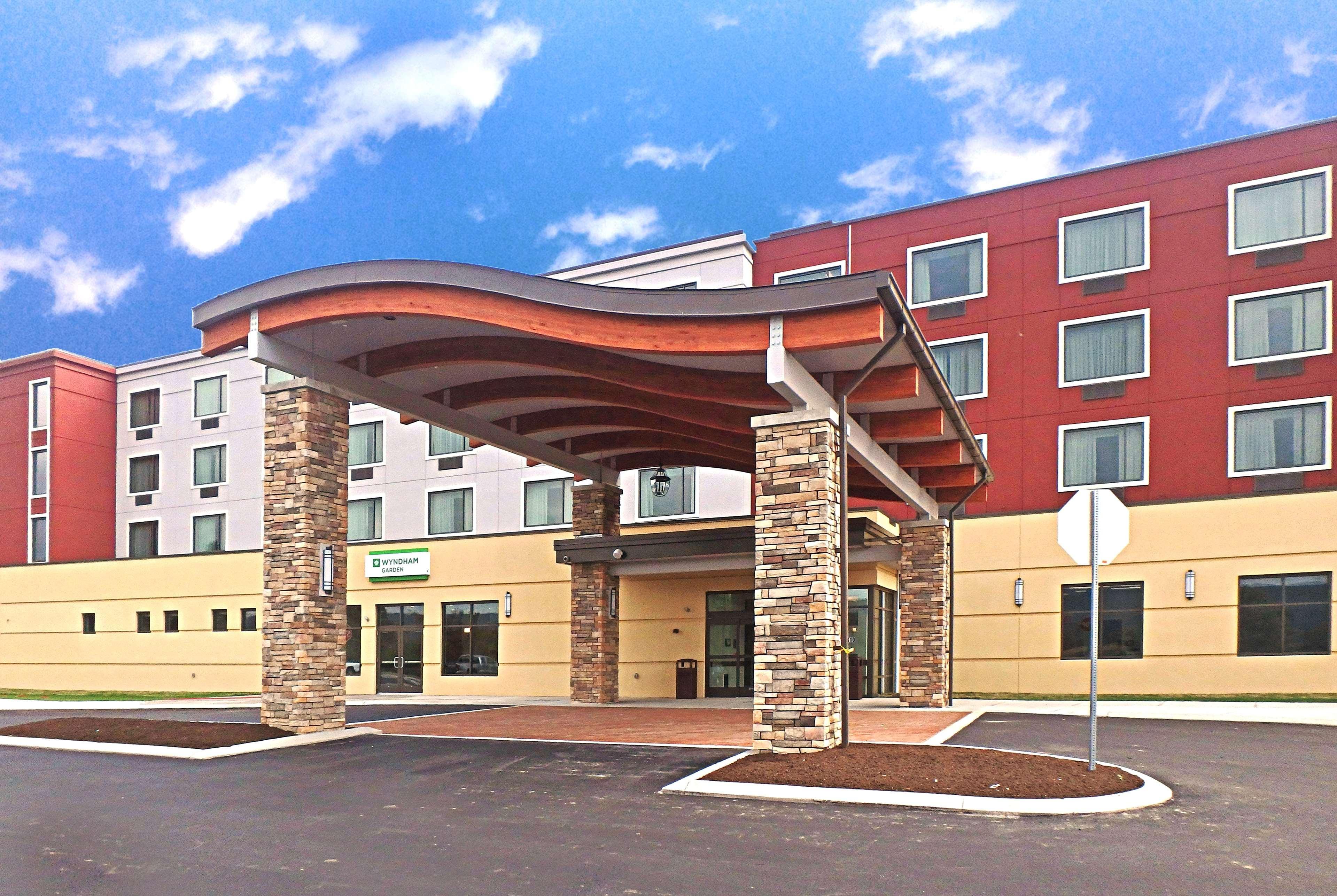 Отель Wyndham Garden State College Boalsburg Экстерьер фото