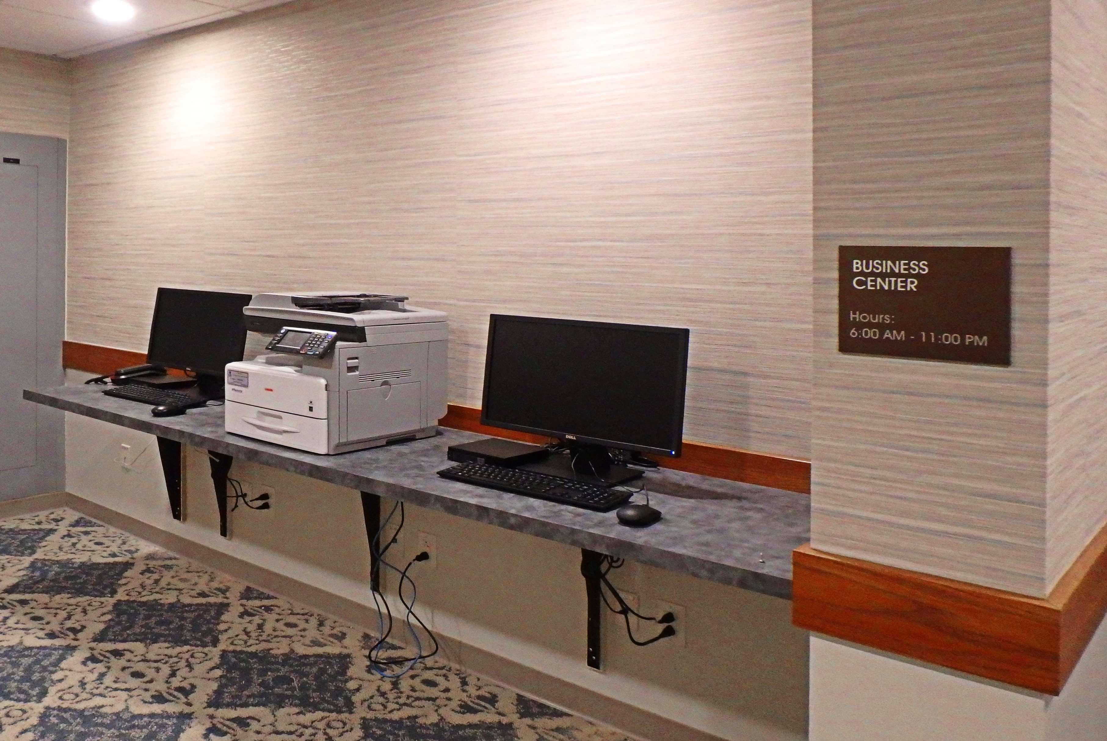 Отель Wyndham Garden State College Boalsburg Экстерьер фото