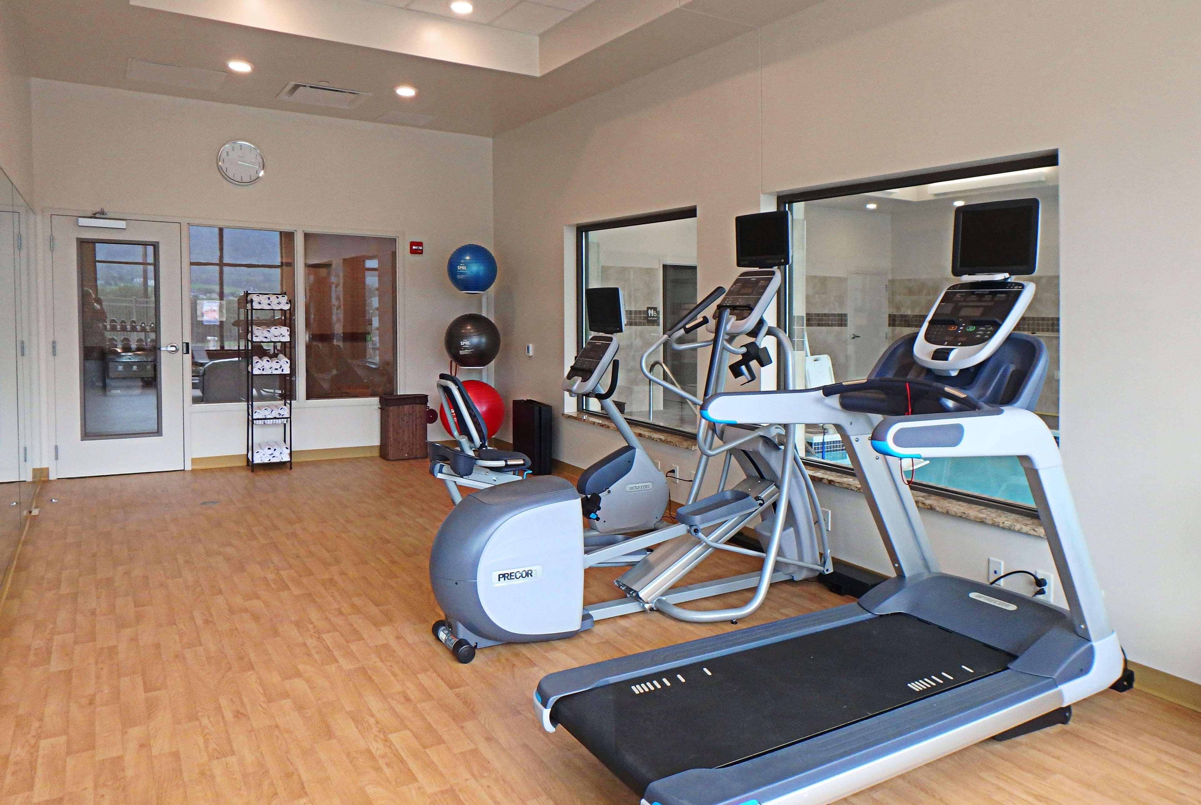 Отель Wyndham Garden State College Boalsburg Экстерьер фото