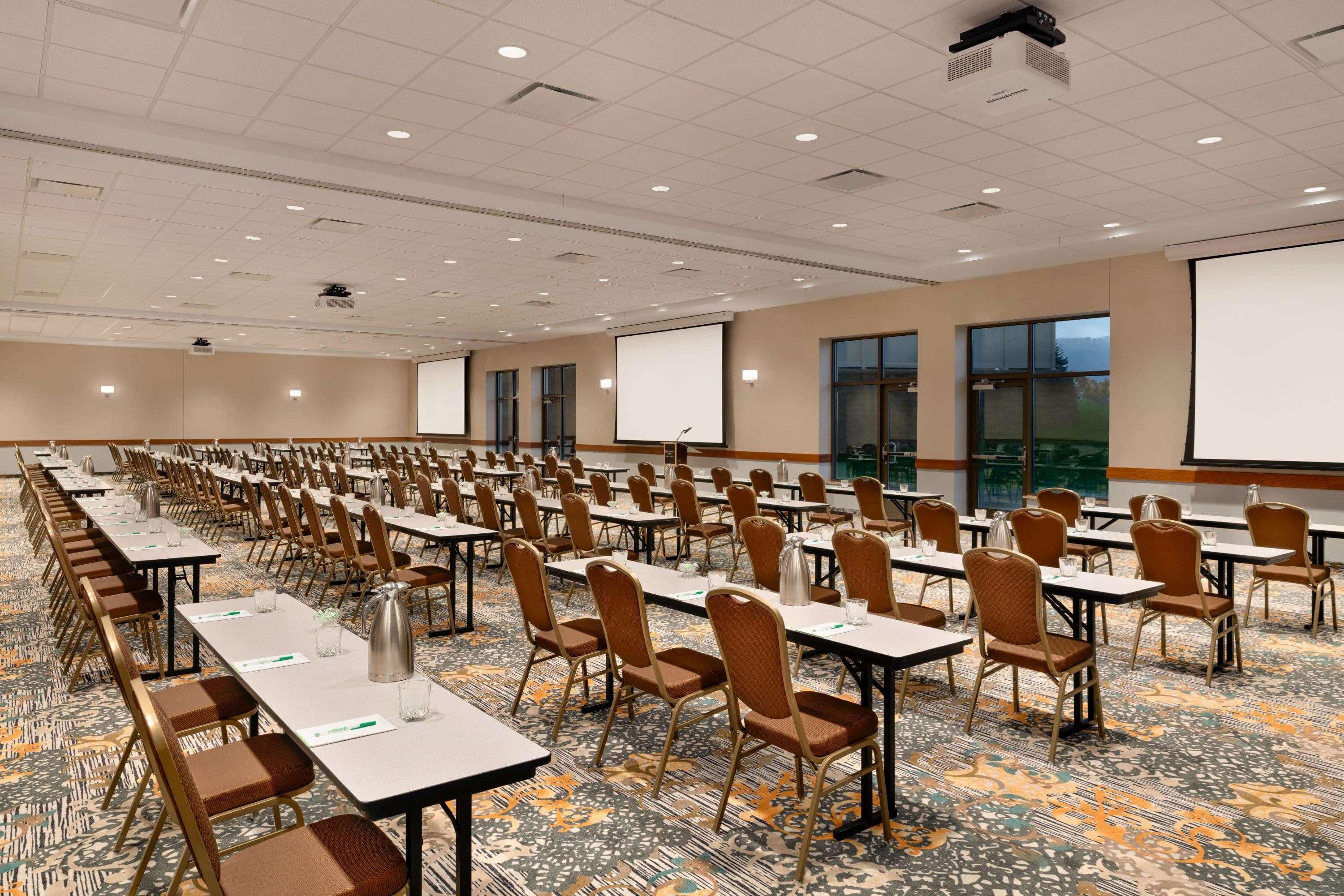 Отель Wyndham Garden State College Boalsburg Экстерьер фото